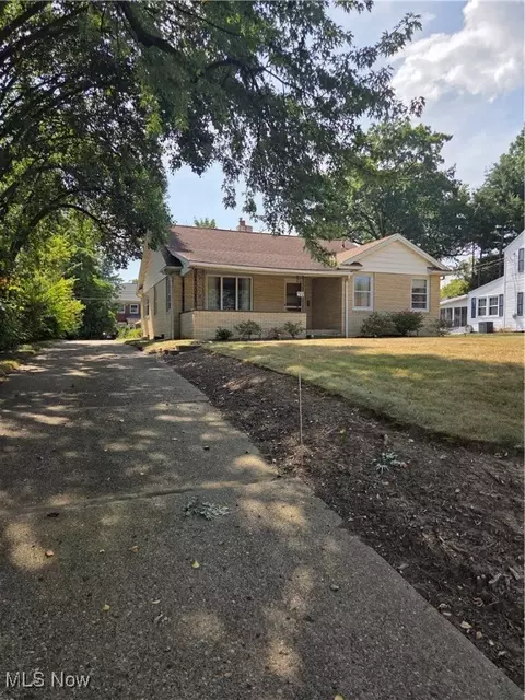 312 25th St NW, Canton, OH 44709