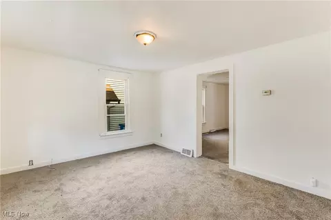 Living - 180 Poland Ave, Struthers, OH 44471 photo 1 of 2