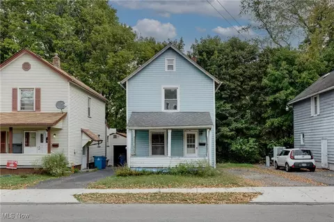 180 Poland Ave, Struthers, OH 44471