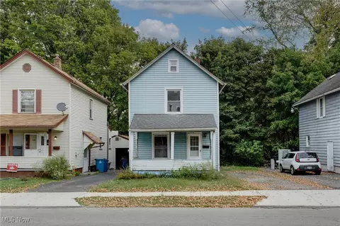 180 Poland Ave, Struthers, OH 44471
