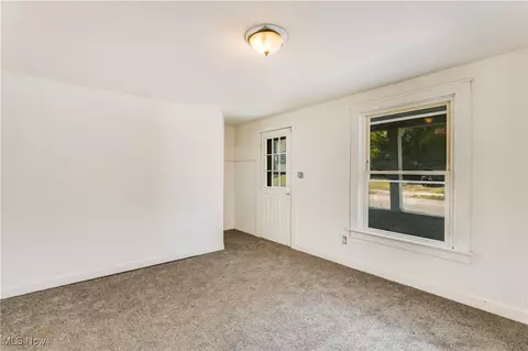 Living - 180 Poland Ave, Struthers, OH 44471 photo 2 of 2