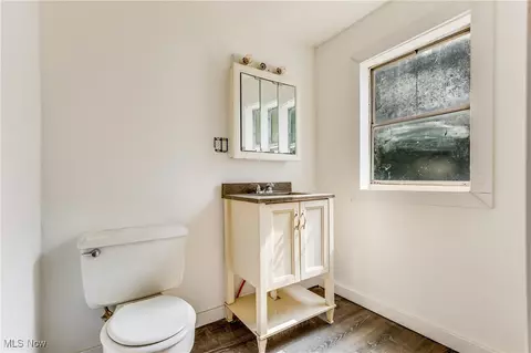 Bath - 180 Poland Ave, Struthers, OH 44471 photo 2 of 2