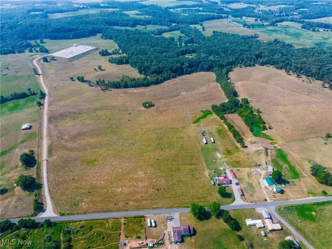 Lewis Road, Salineville, OH 43945