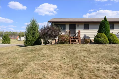 1242 Schneiders Crossing Rd NW #C, Dover, OH 44622