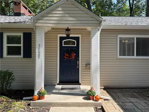 3525 Lakeview Blvd, Stow, OH 44224