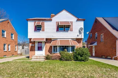 13677 Cedar Rd, University Heights, OH 44118