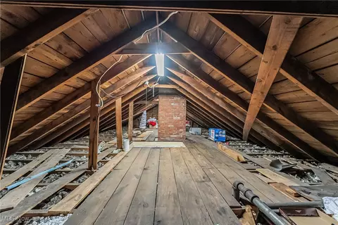 Entry Way - 1979 E 32nd St, Lorain, OH 44055 photo 5 of 5