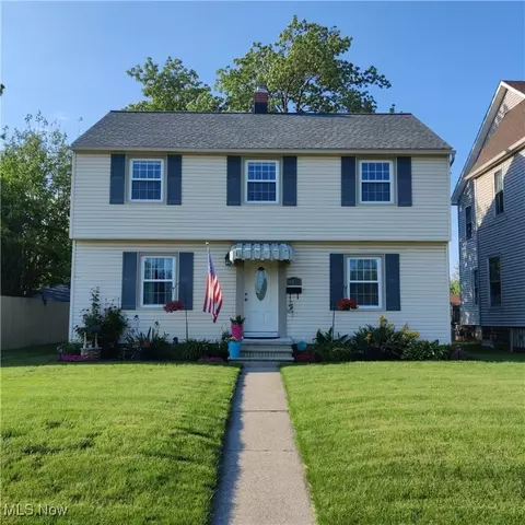 1979 E 32nd St, Lorain, OH 44055