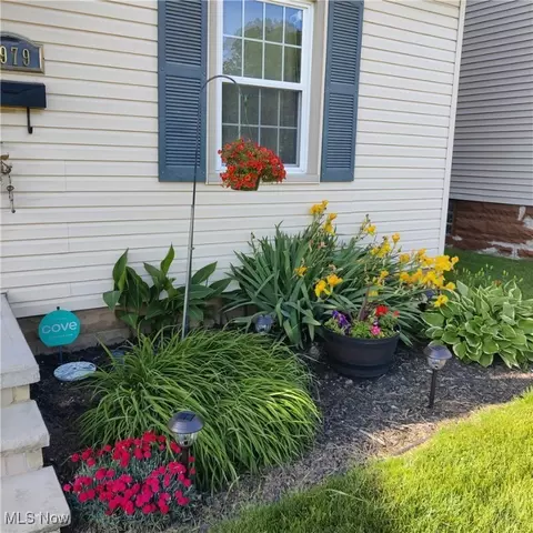 Exterior - 1979 E 32nd St, Lorain, OH 44055 photo 4 of 13