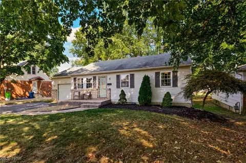 1144 5th St, Struthers, OH 44471 photo 3