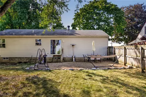 1144 5th St, Struthers, OH 44471 photo 23