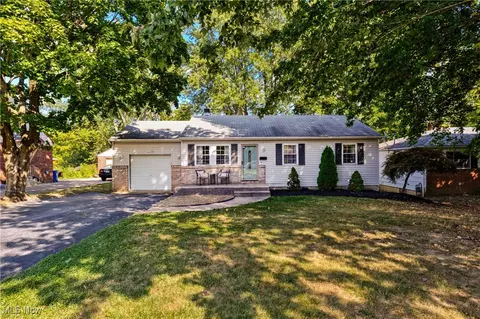 1144 5th St, Struthers, OH 44471 photo 2