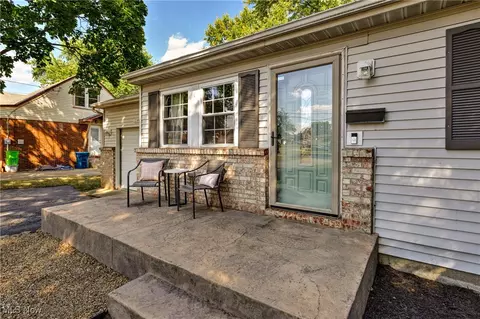 1144 5th St, Struthers, OH 44471 photo 5