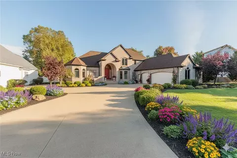 39340 Evergreen Dr, Avon, OH 44011