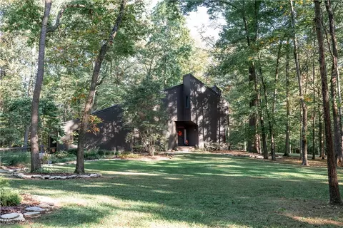 2505 Kenlo Woods Dr, Nashport, OH 43830