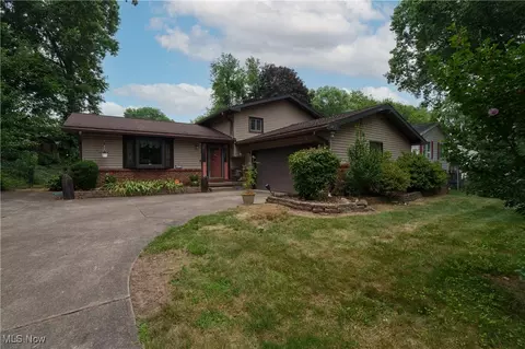 435 Bonshire Rd, Akron, OH 44319