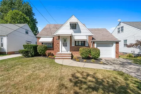 27831 Lakeshore Blvd, Euclid, OH 44132