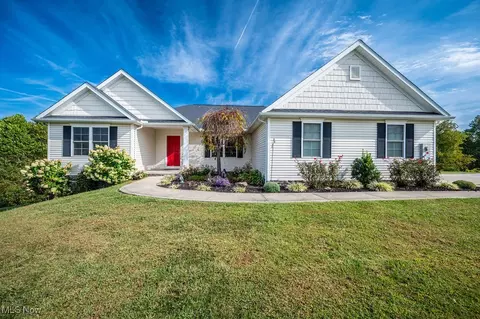 321 Amos Acres, Elizabeth, WV 26143