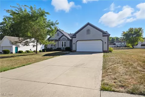 3210 Pine Hollow Dr, Ravenna, OH 44266