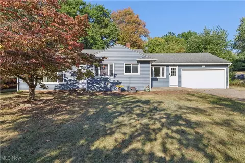 713 E State St, Barberton, OH 44203
