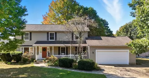 374 Timber Rdg, Cuyahoga Falls, OH 44223
