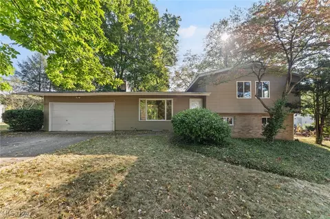 487 Beaumont Dr, Fairlawn, OH 44333