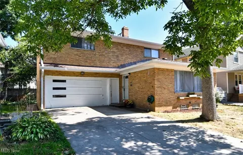 325 Overlook Park Dr, Cleveland, OH 44110