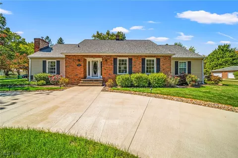 1166 Sherman St, Geneva, OH 44041