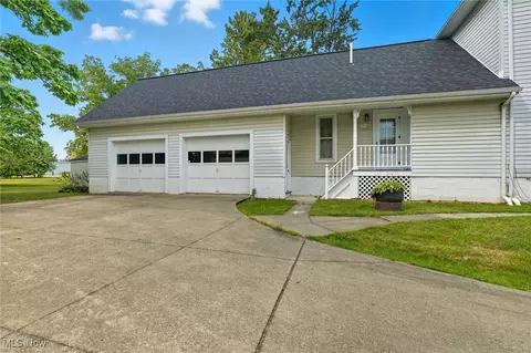 60 E Walnut St, Jefferson, OH 44047 photo 5