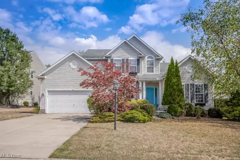 1627 Seabiscuit Dr NE, Canton, OH 44721