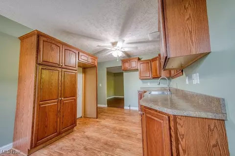 5396 W Maple Ave, Geneva, OH 44041 photo 9