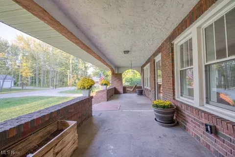 5396 W Maple Ave, Geneva, OH 44041 photo 2