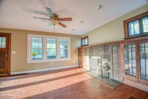 5396 W Maple Ave, Geneva, OH 44041 photo 4
