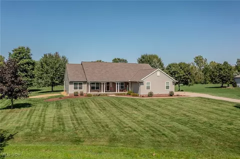 5255 Cheyney Ln, Brunswick Hills, OH 44212