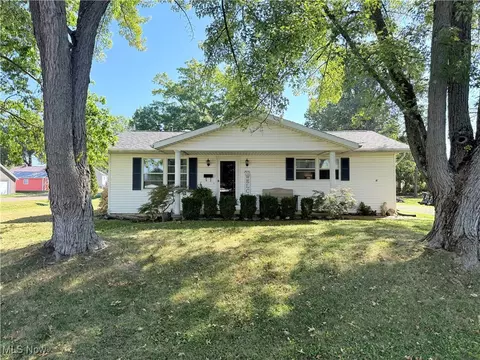 2036 Marion Ave, Zanesville, OH 43701