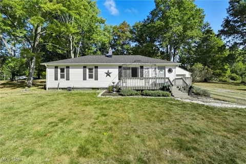 2043 Conwill Rd, Stow, OH 44224