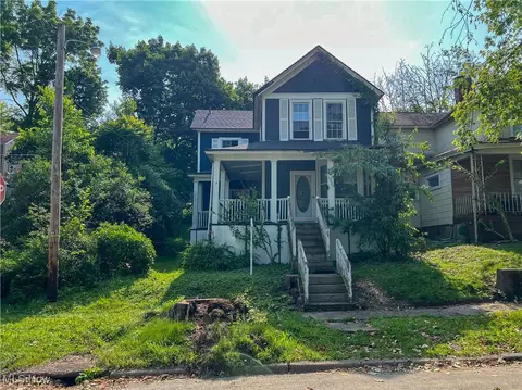 1520 Smithfield St, East Liverpool, OH 43920