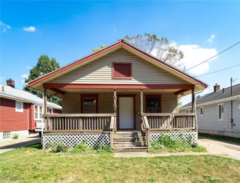 1313 Coventry St, Akron, OH 44306