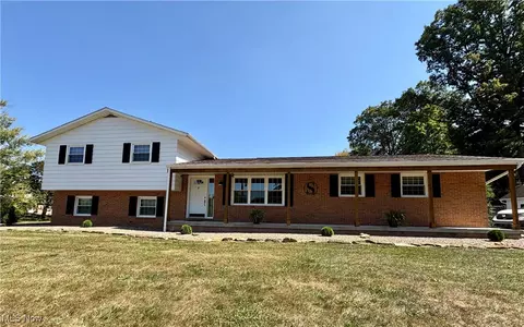 11121 Northwood Ave NE, Bolivar, OH 44612