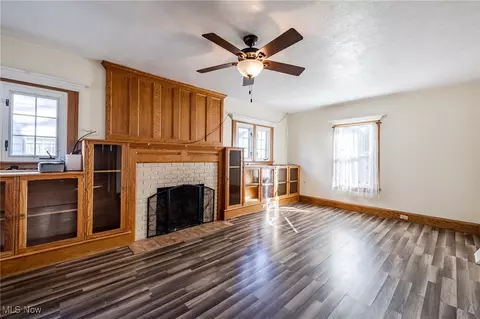 Living - 6226 Edward Ave, Ashtabula, OH 44004 photo 5 of 9