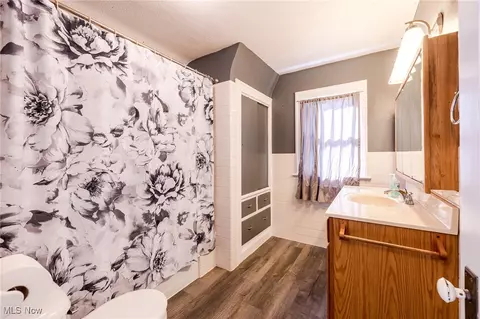 Bath - 6226 Edward Ave, Ashtabula, OH 44004 photo 3 of 3