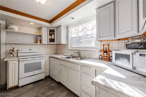 Kitchen - 6226 Edward Ave, Ashtabula, OH 44004 photo 2 of 5