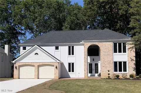 29772 Hilliard Oak Ln, Westlake, OH 44145