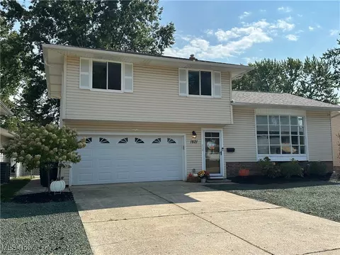 1821 Kennedy Dr, Wickliffe, OH 44092