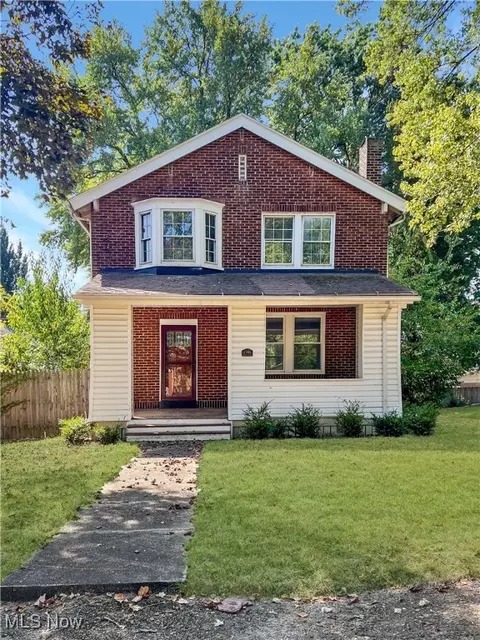 1598 Pilgrim St, Akron, OH 44305