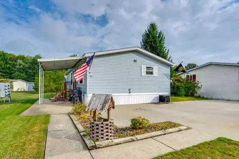 10121 William Henry Dr, Streetsboro, OH 44241