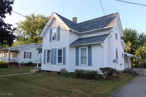 61 Bridge St, Newton Falls, OH 44444