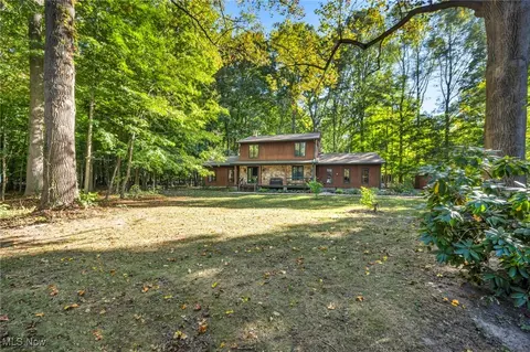 9010 Boyer Ln, Kirtland Hills, OH 44060