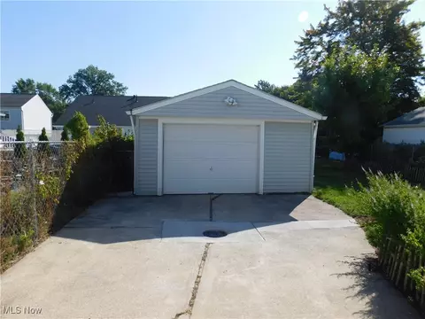 1705 Douglas Rd, Wickliffe, OH 44092 photo 27