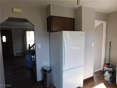 1705 Douglas Rd, Wickliffe, OH 44092 photo 4